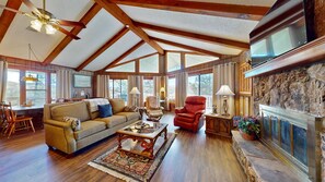 Smart TV, fireplace, ping pong, books