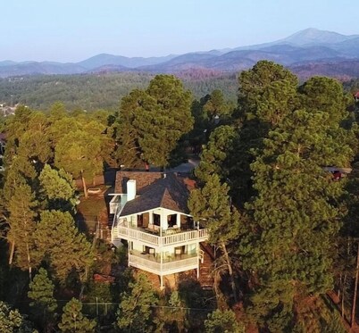 Family Friendly Ruidoso Cabin 5 Bdrm Fireplace VIEWS, PRIVACY EV Charger