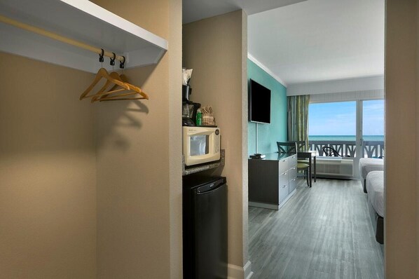 Internet, bed sheets