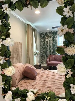 3 habitaciones, tabla de planchar con plancha, wifi y ropa de cama