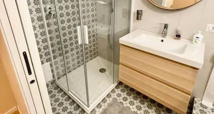 La Casa di Andrea Sleeps 5 With Parking