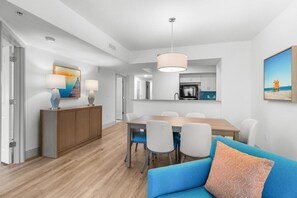 Dining - Heavenly 6th Floor 3BR Oceanfront Condo Retreat! (Myrtle Beach)