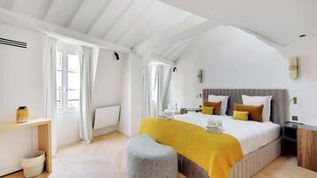 1 bedroom, iron/ironing board, travel crib, WiFi