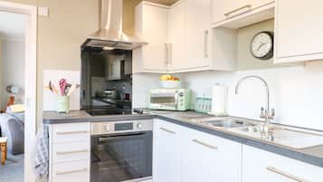 Fridge, dishwasher, electric kettle, toaster