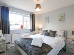 2 bedrooms, individually decorated, individually furnished, free WiFi