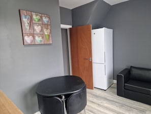 Apartment | Interior - Impeccable 3-bed Apartment in Bradford to Explore (Bradford)