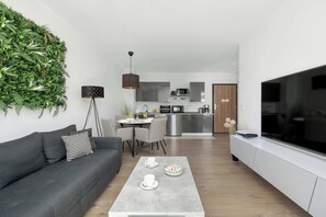 TV, video games - Fashionable Apartment | Close to the Beach, Parking, Balcony (Międzyzdroje)