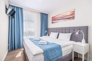 1 habitación, tabla de planchar con plancha, wifi y ropa de cama 