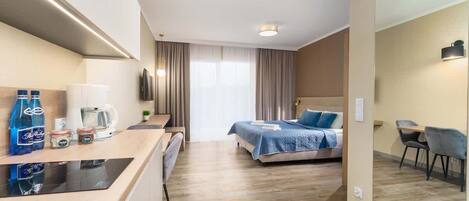 Iron/ironing board, travel cot, WiFi, bed sheets