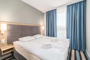 1 bedroom, iron/ironing board, WiFi, bed sheets - Modern Apartment with Balcony | Close to the Beach and Parking (Miedzyzdroje)