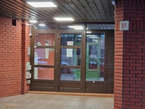 Exterior detail - Big Downtown 2 Bedroom Apartment across National Theater (Beograd)