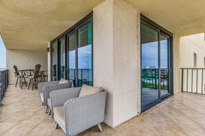 Terrace/patio - Lei Lani 401—Beachfront with Wraparound Gulf Views—Indoor/Outdoor Pools—Sleeps 6 (Orange Beach)
