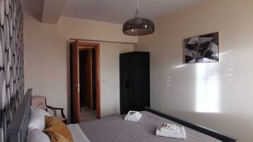 3 Schlafzimmer, Reisekinderbett, kostenloses WLAN, Bettwäsche