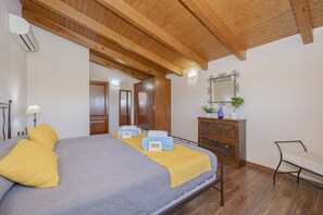 4 chambres, fer et planche à repasser, Wi-Fi gratuit, draps fournis