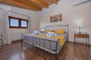 4 Schlafzimmer, Zimmersafe, Bügeleisen/Bügelbrett, kostenloses WLAN