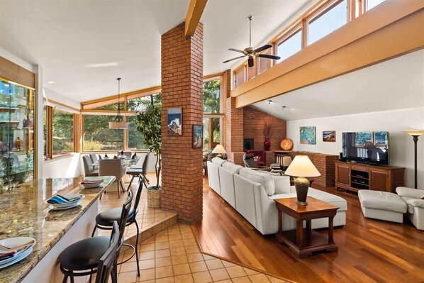 TV, fireplace, offices