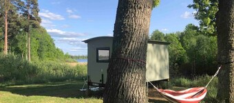 Agundaborg Lake hut with a view