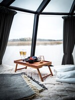 Kahden hengen panoraamahuone | Ruokailu omassa huoneessa