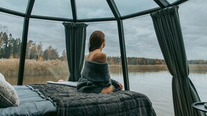 واي فاي مجانًا وملاءات أسرّة