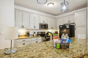 Fridge, microwave, stovetop, dishwasher