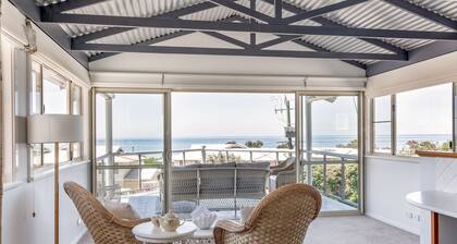 GORGEOUS 2 STOREY BEACH HOUSE SITUATED IN DESIRABLE OLD DUNSBOROUGH