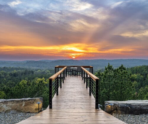 New Epic Mountain Top Cabin/Stargazer's Dream/Families or Weddings/Hot Tub