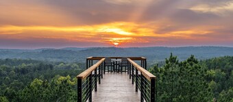 New Epic Mountain Top Cabin/Stargazer's Dream/Families or Weddings/Hot Tub