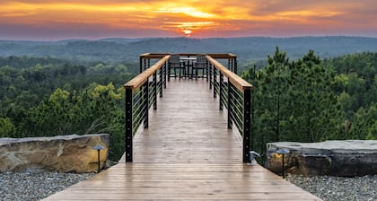 New Epic Mountain Top Cabin/Stargazer's Dream/Families or Weddings/Hot Tub