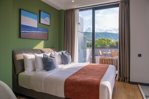 Penthouse Studio Suite with Kitchen | Egyptian cotton sheets, premium bedding, Select Comfort beds - Qstay Gratus Tbilisi (Tbilisi)