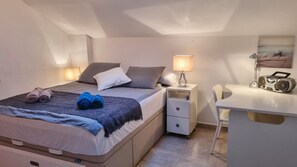 3 عدّة غرف نوم ومكواة/لوح كي وواي فاي وملاءات أسرّة