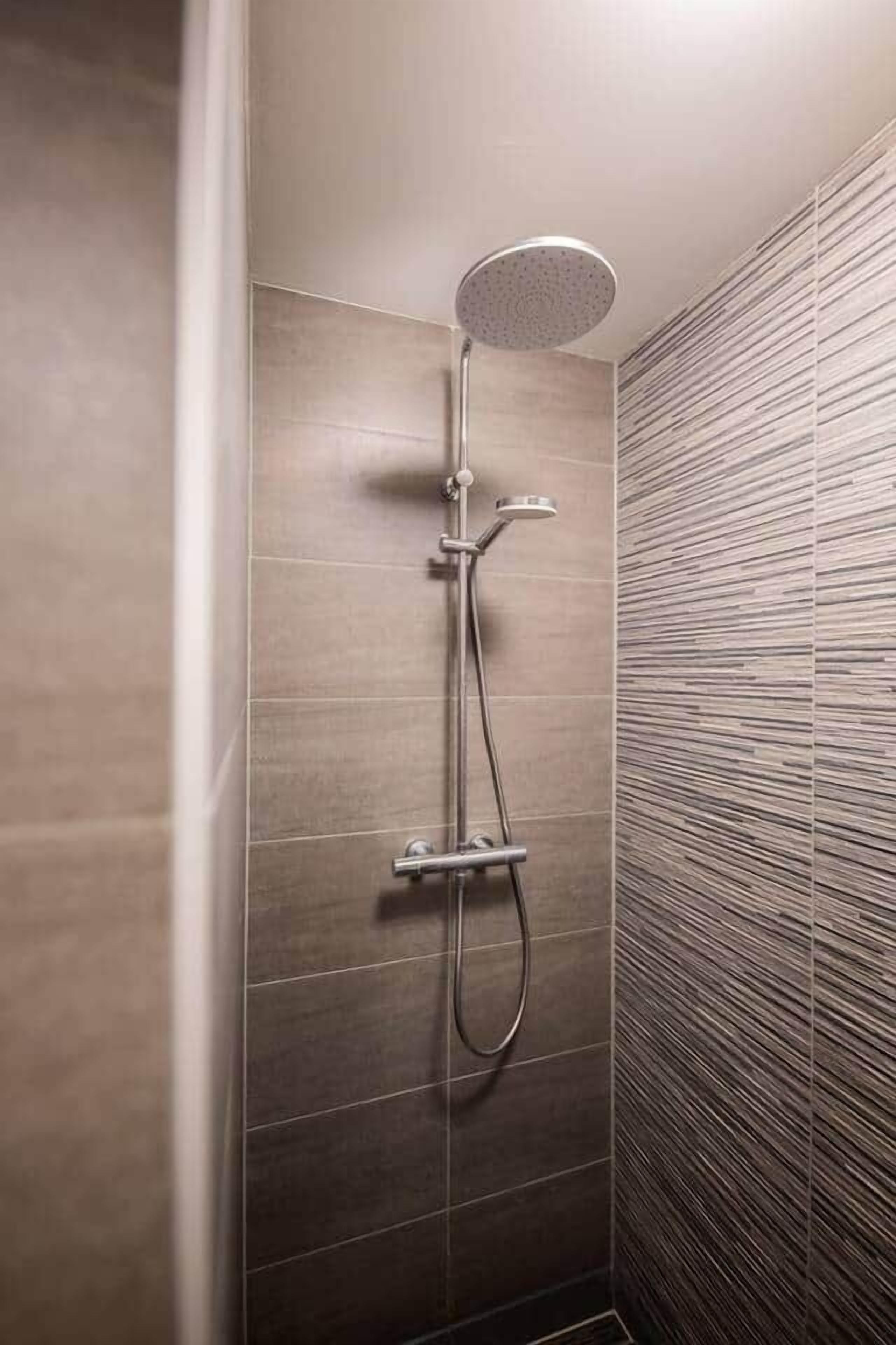 Een douche, een haardroger