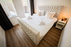 1 dormitori, planxa i posts de planxar, wifi i roba de llit 