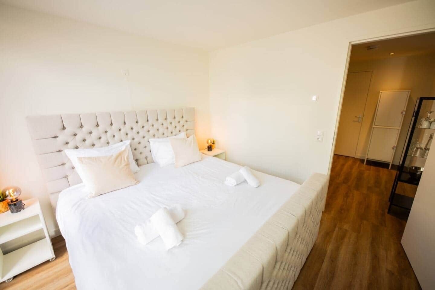 1 slaapkamer, een strijkplank/strijkijzer, wifi, beddengoed