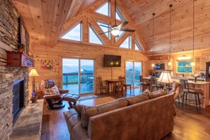 Smart TV, fireplace