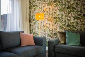 TV, offices - Elegant 75m² Two-Bedroom Apartment (SD-23-G) (Eindhoven)