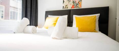 1 slaapkamer, een strijkplank/strijkijzer, wifi, beddengoed