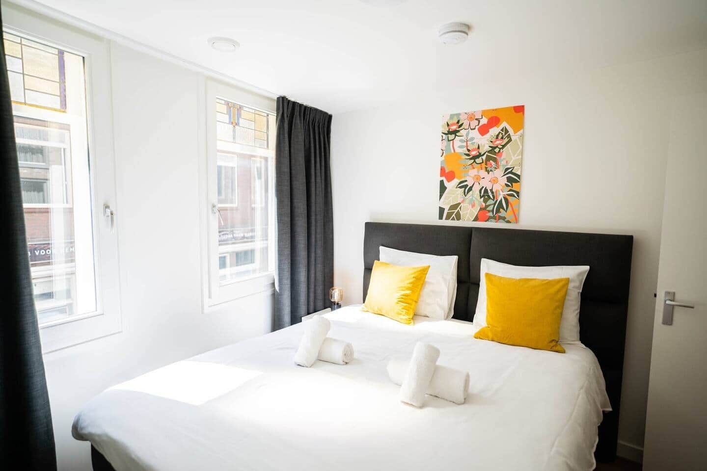 1 slaapkamer, een strijkplank/strijkijzer, wifi, beddengoed