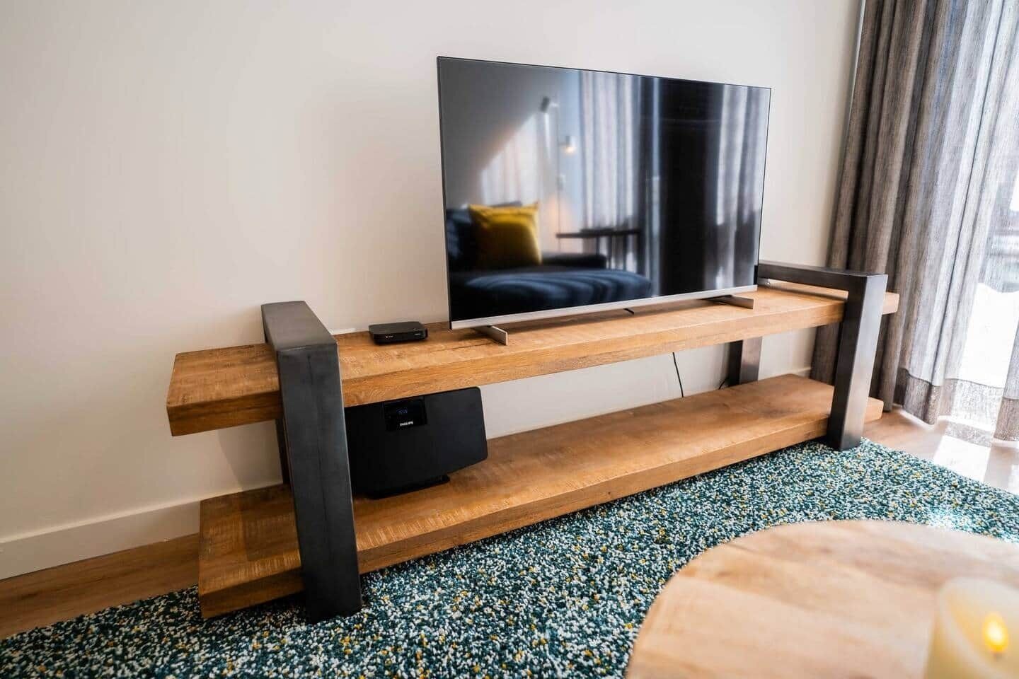 TV, offices