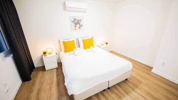 2 habitaciones, escritorio, tabla de planchar con plancha y wifi