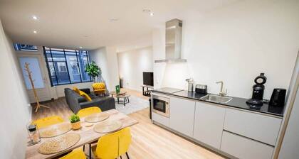 Great 95m2 Two-Bedroom Apartment (WE-39)