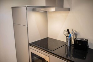 Réfrigérateur, micro-ondes, four, lave-vaisselle