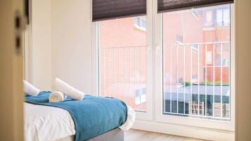 3 bedrooms, desk, iron/ironing board, WiFi