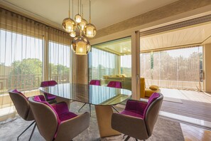 Deluxe Apartment, 2 Bedrooms | Living area | 30-inch flat-screen TV with satellite channels - Venice New Luxury Penthouse with parking (Mestre)