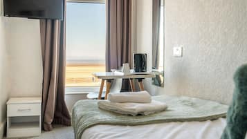 Single Room, Sea View | ํด๋ณ/๋ฐ๋ค ์ ๋ง