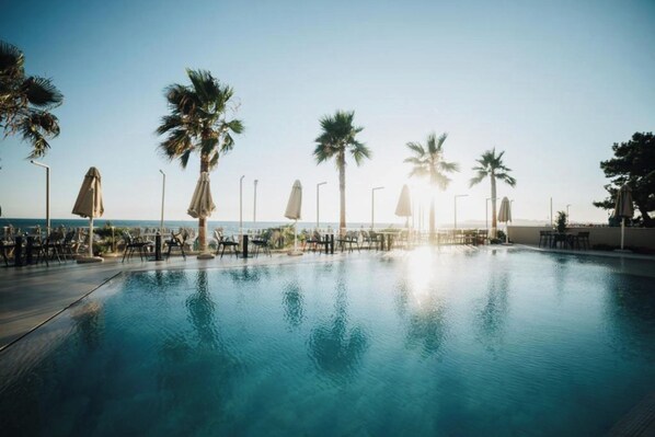 Seasonal outdoor pool