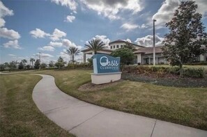 House, 5 Bedrooms | Property grounds