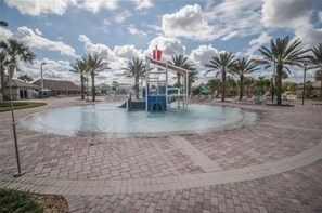 House, 5 Bedrooms | Pool