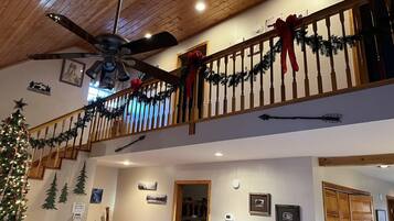 Cabin, 3 Bedrooms | Interior