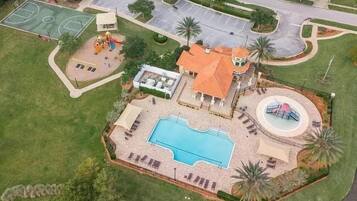 House, 4 Bedrooms | Exterior