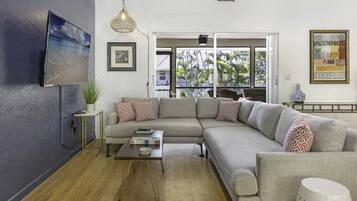 House, 4 Bedrooms | Living area